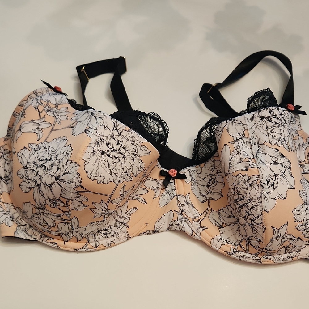 Cacique Black and Cream Lace Bra with Underwire Support
